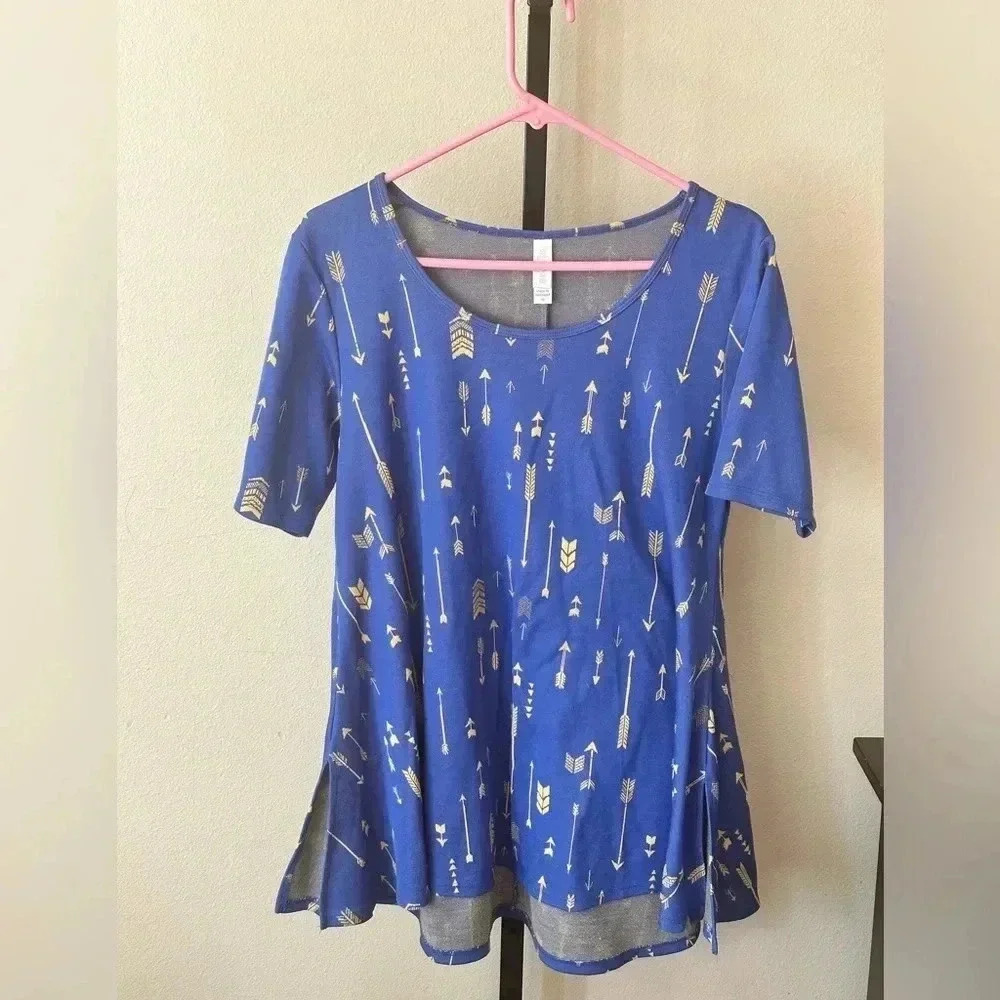Lularoe size medium top